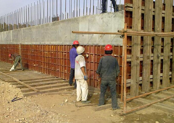 Precast caisson construction in Sha He river wharf